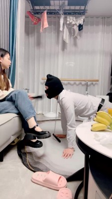 【网盘】【叶子】调教贱狗舔鞋皮鞭抽脸 bf20366