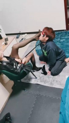 【网盘】【清墨】和闺蜜一起玩弄狗 bf20526