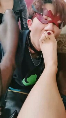 【网盘】【清墨】和闺蜜一起玩弄狗 bf20526