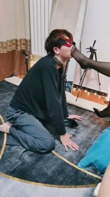 【网盘】【清墨】和闺蜜一起玩弄狗 bf20526