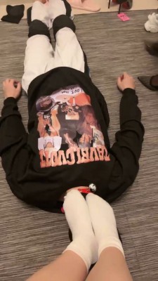 【网盘】【安静大大】母女S-高跟黑丝+帆布鞋白袜【双视角】 bf20529