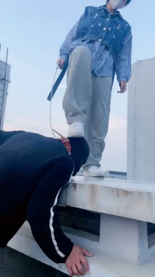 【网盘】【辣妈S】运动女神阳台遛狗 bf20581