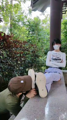 【网盘】【暴力美学】运动女神户外溜偷拍狗 bf20610