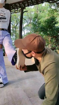 【网盘】【暴力美学】运动女神户外溜偷拍狗 bf20610