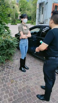 【网盘】【暴力美学】长靴重度虐打猥琐保安 bf20697