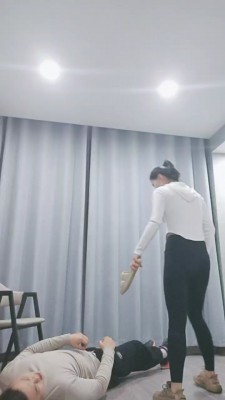 【网盘】【第一刑奴】公司白领暴打刑奴 bf20708