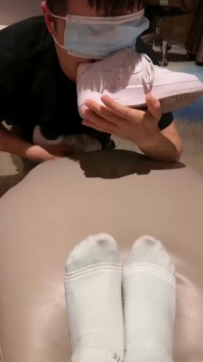 【网盘】【奈奈生】学生S小白鞋臭棉袜辱狗 bf20871