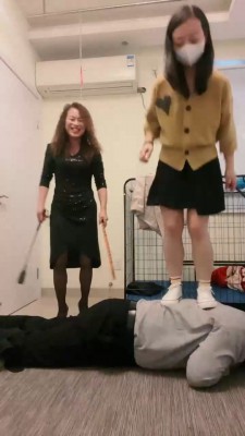 【网盘】【安静大大】三母女玩弄继父【三视角版】 bf20878