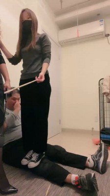 【网盘】【安静大大】三母女玩弄继父【三视角版】 bf20878