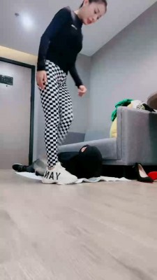 【网盘】【昆山小主】瑜伽女神臭脚辱 bf20940