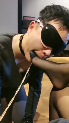 【网盘】【美娜情侣】原味黑丝脚辱绿帽 bf20963