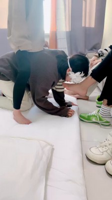 【网盘】【精神小妹】3S素人学生狗辱情侣狗 bf20995