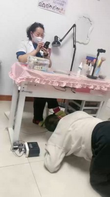 【网盘】【小祖宗】当着素人美甲师的面调狗 bf21118