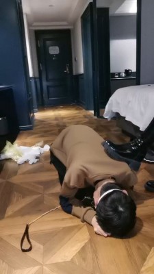 【网盘】【钠镁情侣S】强制绿帽吃呕吐物 bf21107