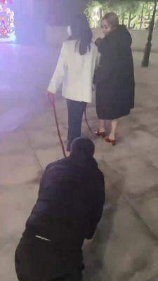 【网盘】【牙乖乖】双S商业街公开遛狗【双视角版】 bf21100