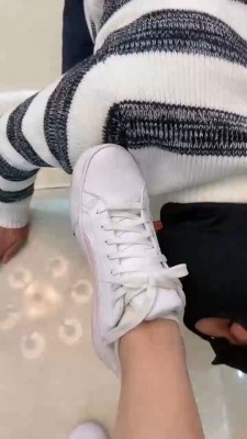 【网盘】【一纸】喜欢脏小白鞋棉袜的狗 bf21247