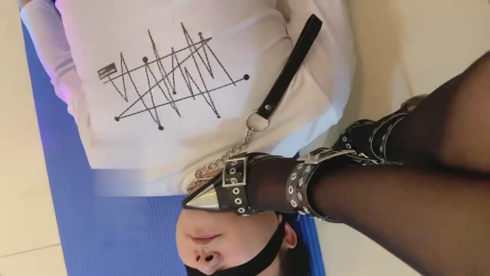 【网盘】【艾维尔】黑丝高跟诱惑恋足调 bf21522