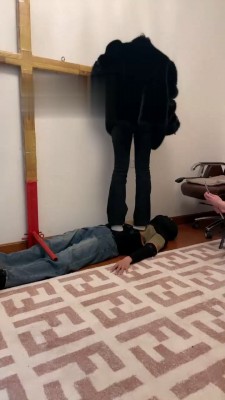 【网盘】【言一】带素人脏鞋全体重踩踏【双视角版】 bf21497