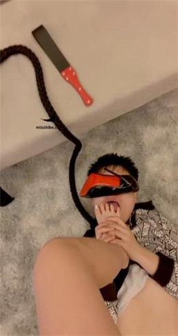 【网盘】【美杜莎】面试家狗伺候舔脚 bf21479