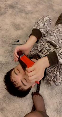 【网盘】【美杜莎】面试家狗伺候舔脚 bf21479