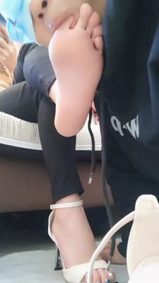 【网盘】【然而】邻居过来被我虐 bf21679