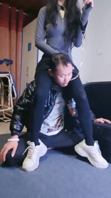 【网盘】【初恋】耳光家奴踹头踹脸 bf21718