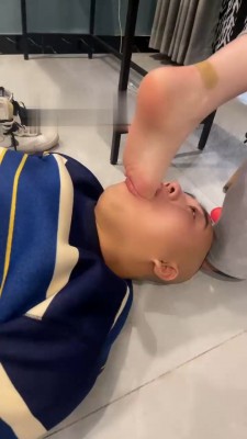 【网盘】【至尊情侣s】看女友怎么虐绿帽【下】 bf21902