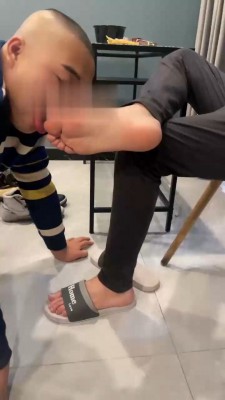 【网盘】【至尊情侣s】看女友怎么虐绿帽【下】 bf21902