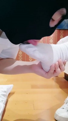 【网盘】【汐汐】小白鞋原味棉袜辱狗 bf21924