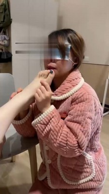 【网盘】【橘子没熟】强制母畜舔脏鞋/舔发黄内裤/磕头【完整版】bf21963