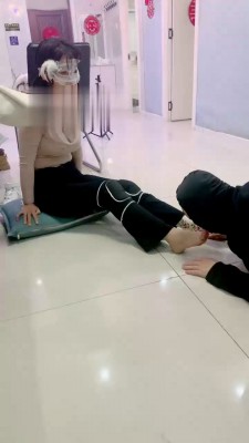 【网盘】【精神小妹】情侣奴下奴-教母畜虐狗 bf22050