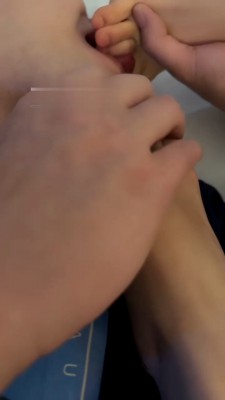 【网盘】【粉粉妹妹】舔双素人学生妹的jio【续集】 bf22032