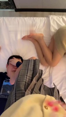 【网盘】【粉粉妹妹】舔双素人学生妹的jio【续集】 bf22032