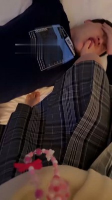 【网盘】【粉粉妹妹】舔双素人学生妹的jio【续集】 bf22032