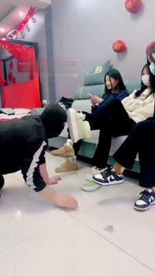 【网盘】【精神小妹】3S原味袜气味羞辱/踩踏 bf22044