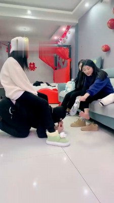 【网盘】【精神小妹】3S原味袜气味羞辱/踩踏 bf22044