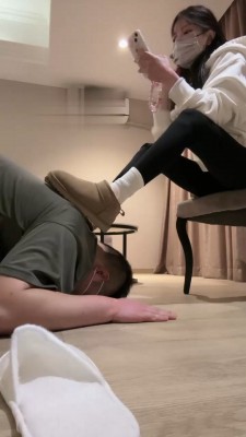 【网盘】【阿月】雪地靴白袜气味羞辱 bf22067