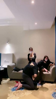 【网盘】【丝绮】双S黑丝美腿踢踹/踩踏【双视角版】 bf22058