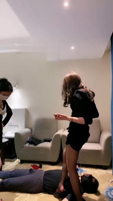 【网盘】【丝绮】双S黑丝美腿踢踹/踩踏【双视角版】 bf22058