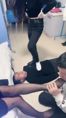 【网盘】【梦涵大人】姐妹俩玩弄父子狗【双视角版】 bf22055