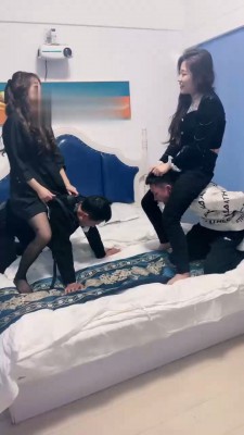 【网盘】【梦涵大人】姐妹俩玩弄父子狗【双视角版】 bf22055