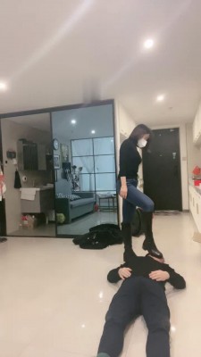 【网盘】【冷颜】马靴玩弄圈养奴 bf22102