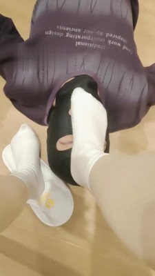 【网盘】【嫦曦】长靴白袜肉丝踩+求圣水 bf22105