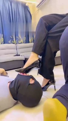 【网盘】【冷鸢大大】鞭打踩踏教训狗奴 bf22197