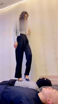 【网盘】【冷鸢大大】鞭打踩踏教训狗奴 bf22197