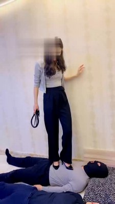 【网盘】【冷鸢大大】鞭打踩踏教训狗奴 bf22197