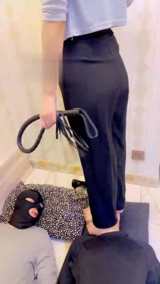 【网盘】【冷鸢大大】鞭打踩踏教训狗奴 bf22197