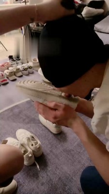 【网盘】【猫神大人】强迫男友舔一堆脏鞋 bf22268