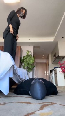 【网盘】【朱砂痣】骑马/吃鼻屎/圣水/踩踏 bf20350