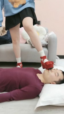 【网盘】【神乐sama】学生主各种鞋全体重踩踏 bf22559